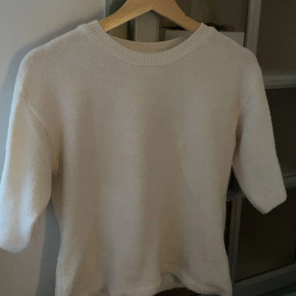 Stickad vit t shirt - 1