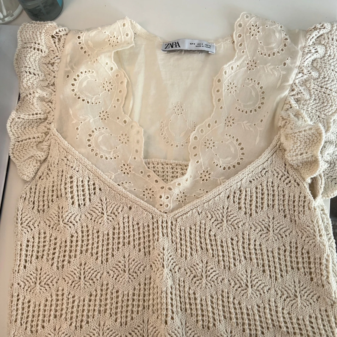 Vit spetsblus från Zara med puffärm - 2