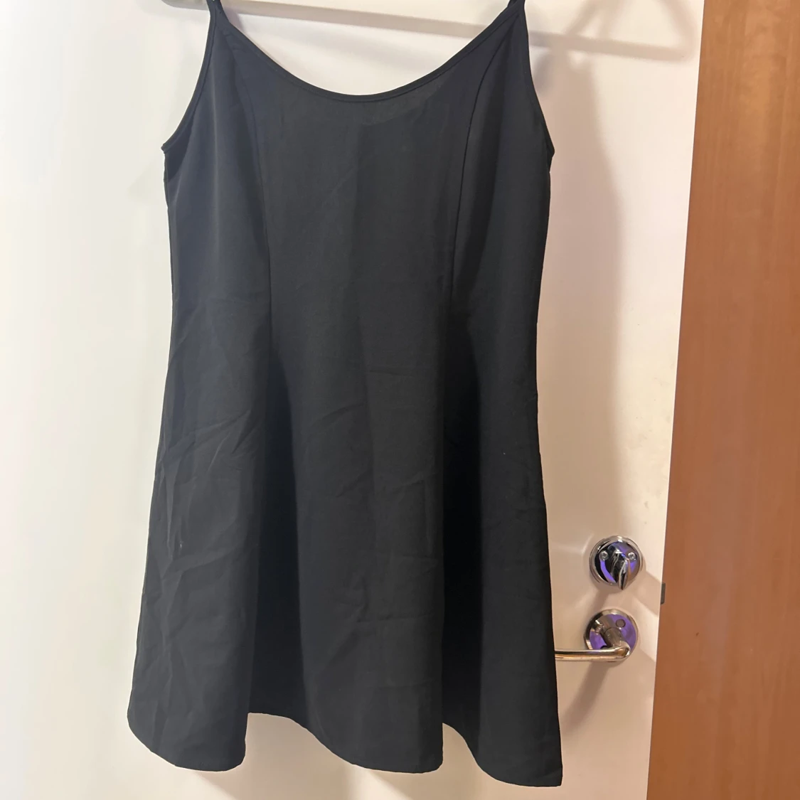 Svart kort klänning från Zara