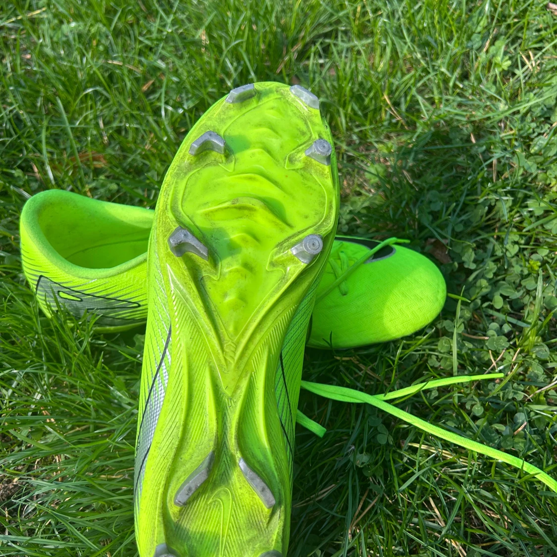 Neongula Nike fotbollsskor - 2