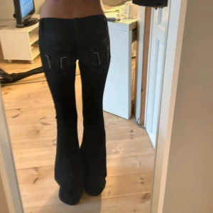Slutsålda gina young jeans  - As snygga i 164 men passar S! Använda 2 ggr bara🥰