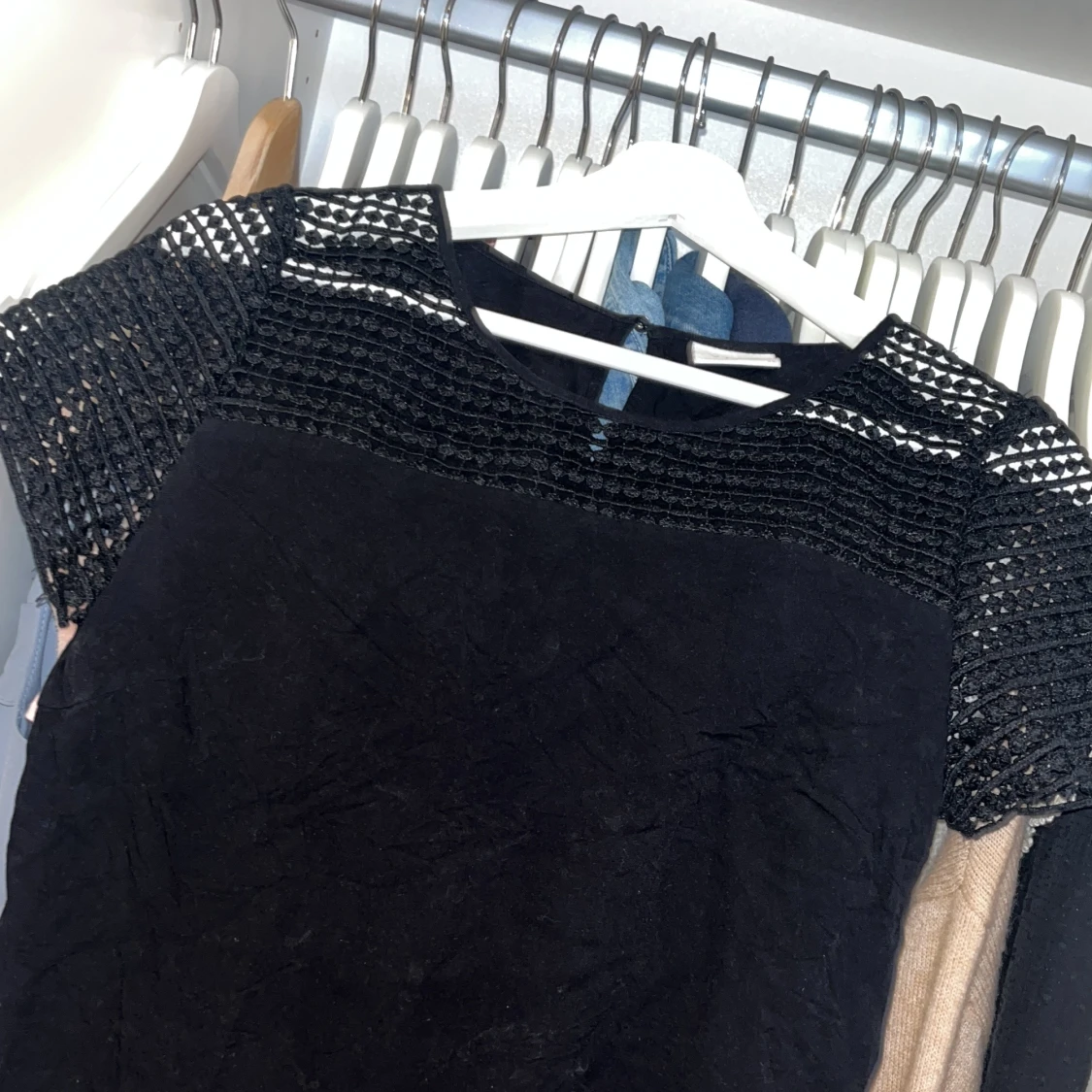 Svart blus med spets från Vila i XS❤️