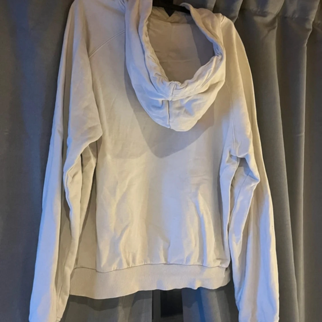 Vit hoodie från I STAY med huva - 1