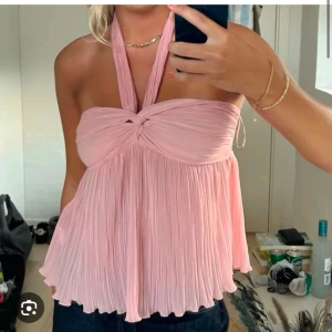 Rosa topp zara - Söt halterneck topp från Zara ! Jättebra skick