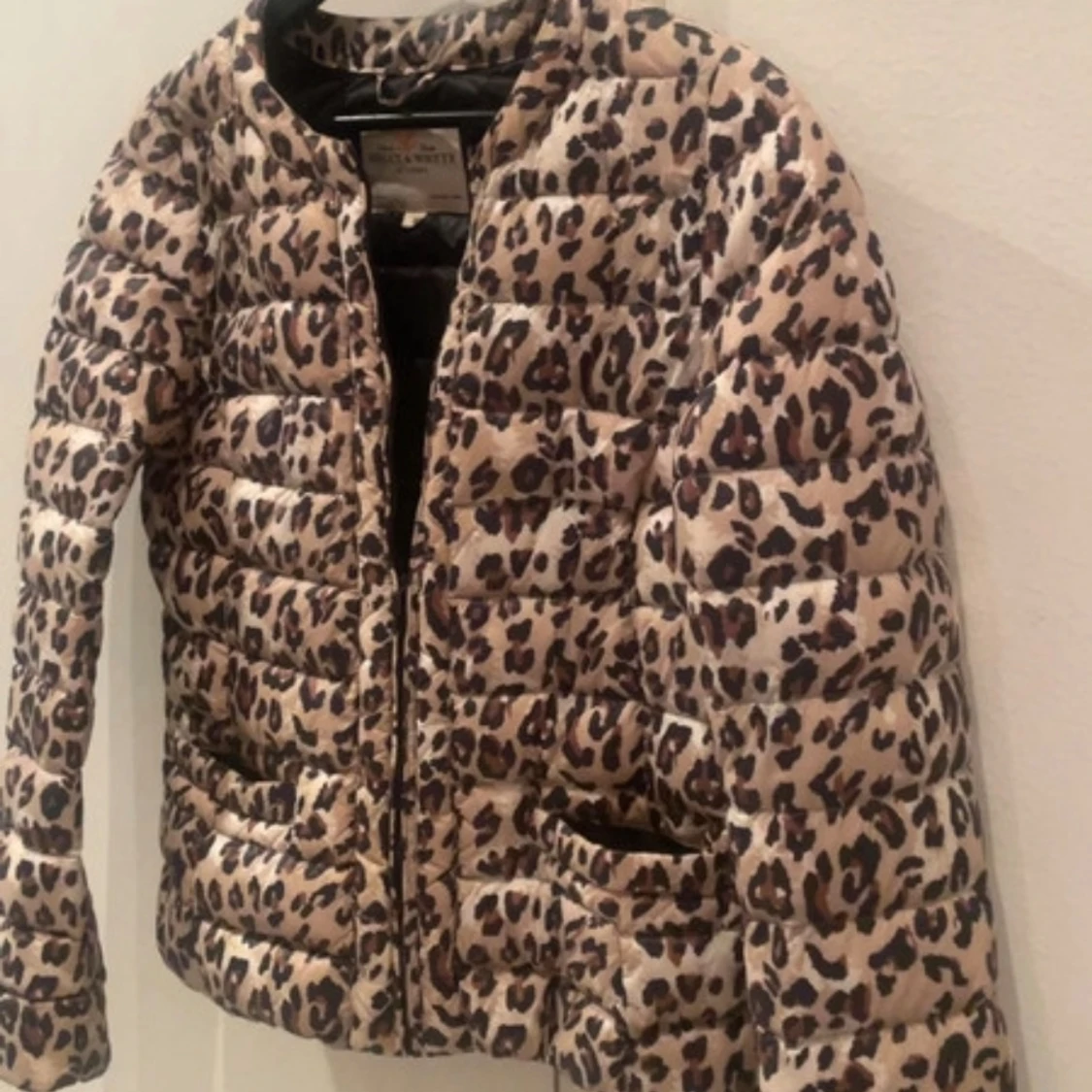 Leopardmönstrad pufferjacka - 1