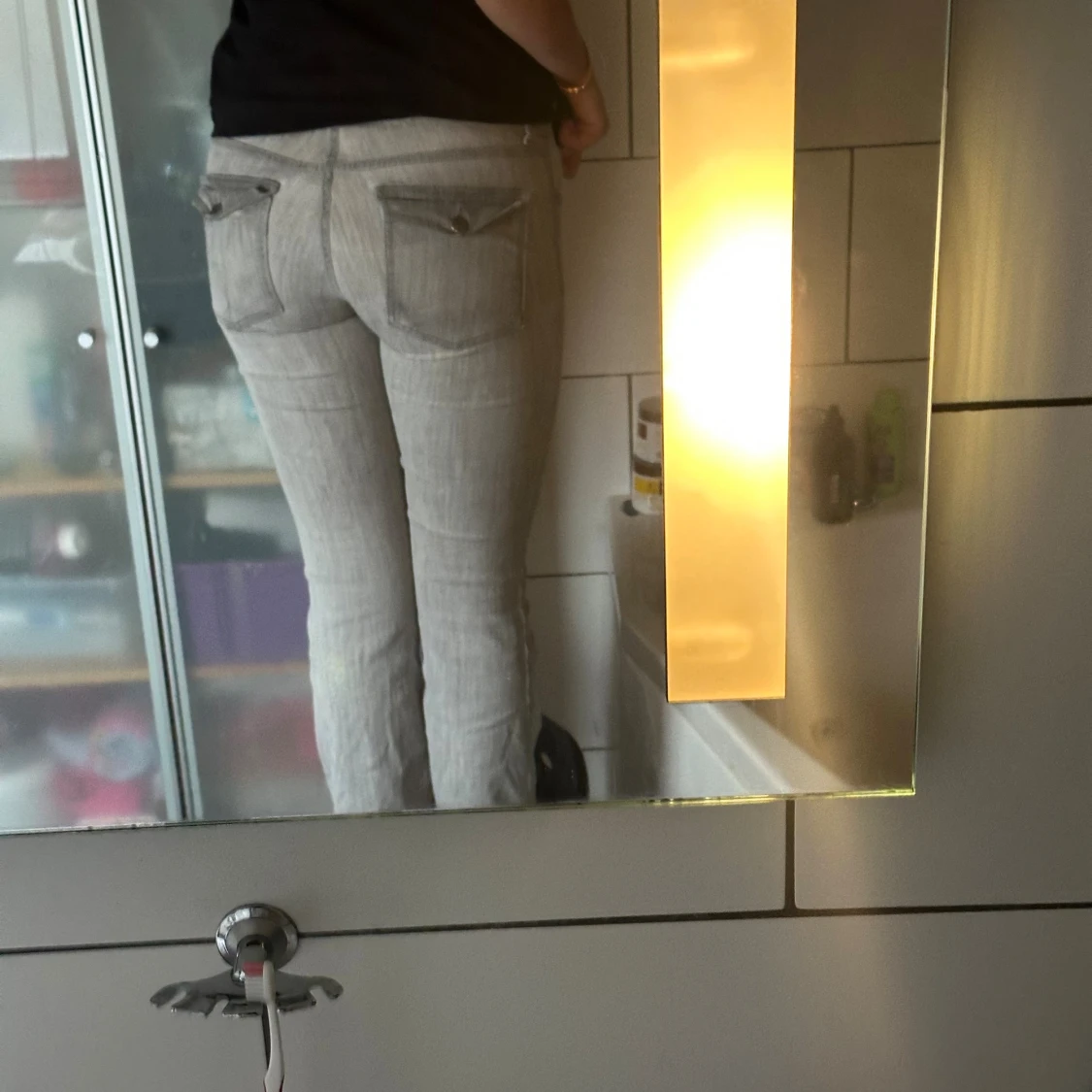 Ljusgrå bootcut jeans med fickor - 1