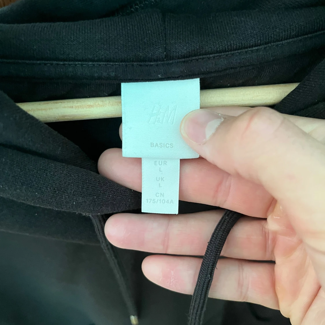 Svart hoodie från H&M Basics