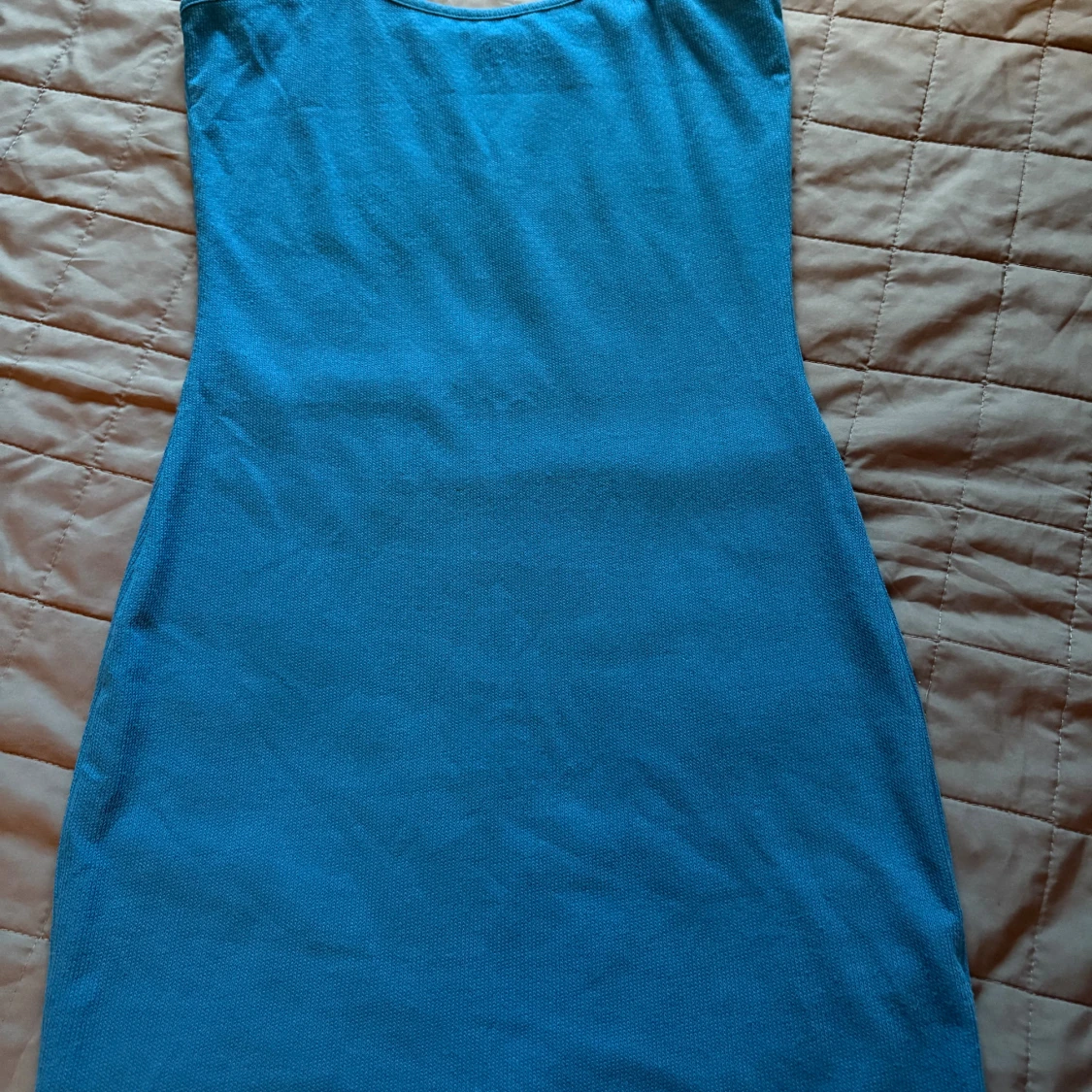 Blå ribbad klänning från NA-KD - 4