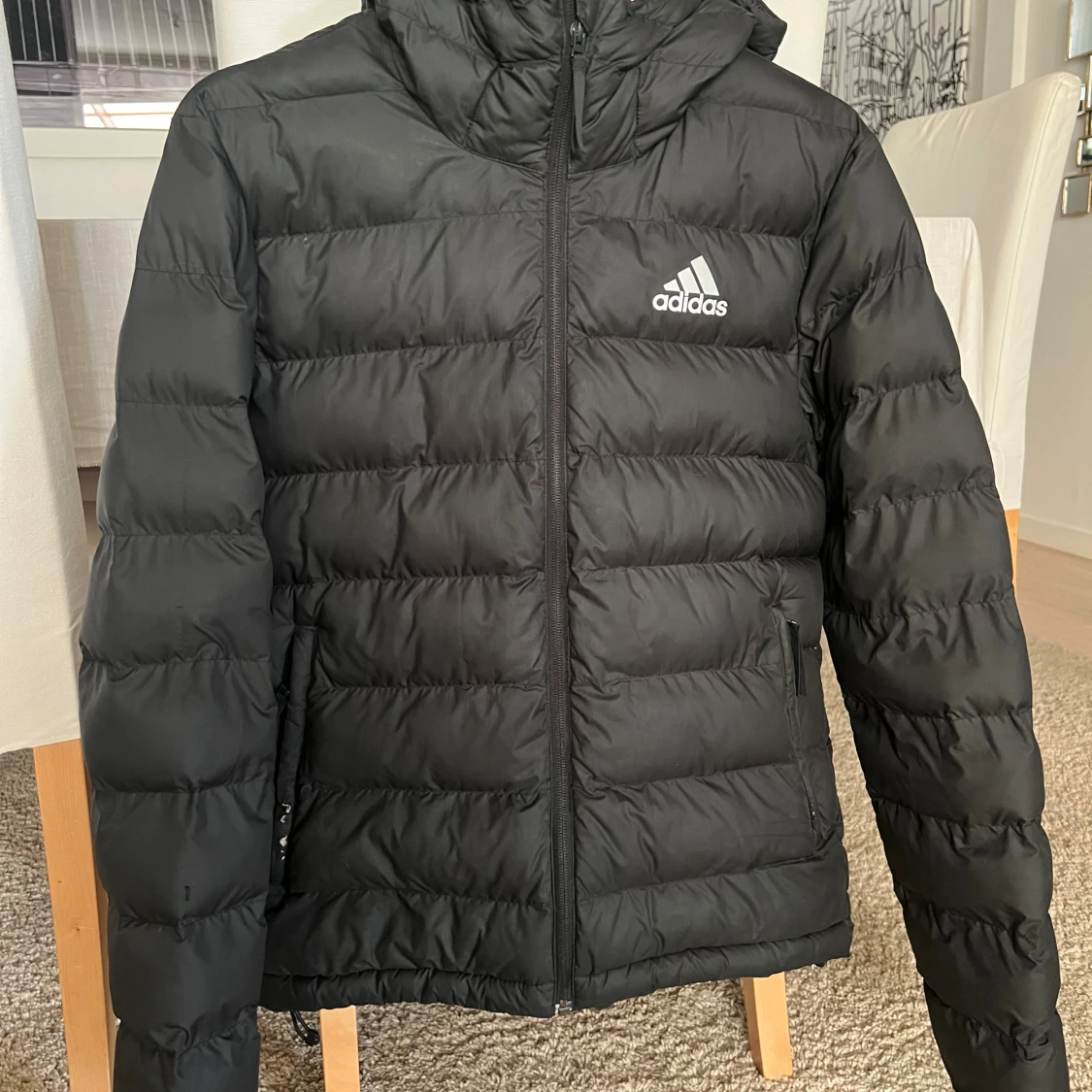 Svart dun jacka Adidas S