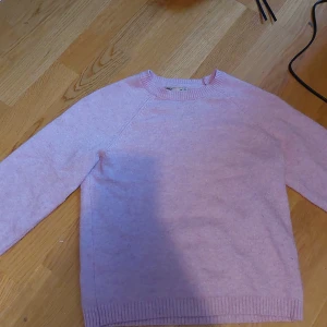 Ljusrosa stickad tröja från ONLY - Superfin ljusrosa stickad tröja från ONLY i storlek 146-152😽