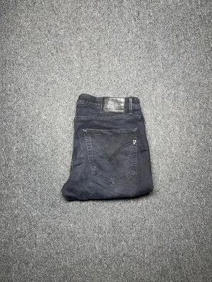 Dondup jeans - Ett par feta dondup jeans som är i bra skick.      Säljer för ett dunder pris🥳🥳
