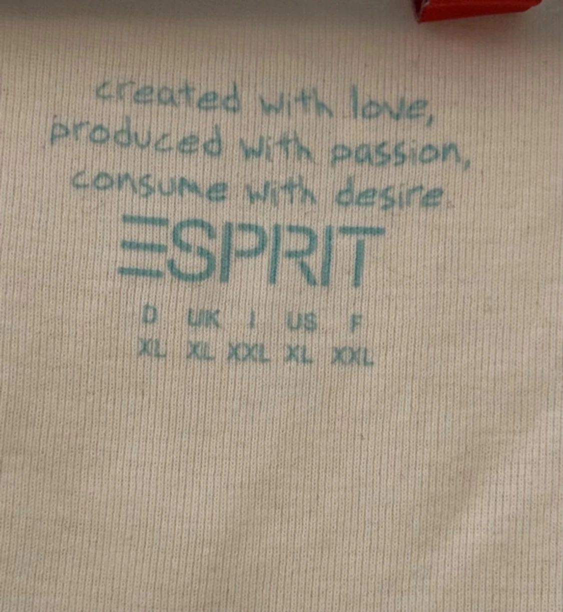 Vit t-shirt med fjäril från Esprit - 5