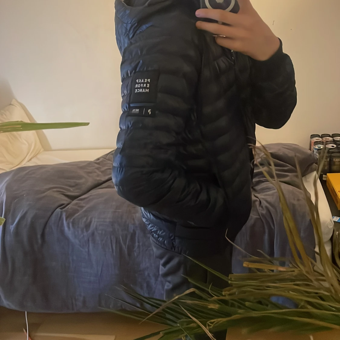 Mörkblå pufferjacka från Peak Performance storlek (170) - 3