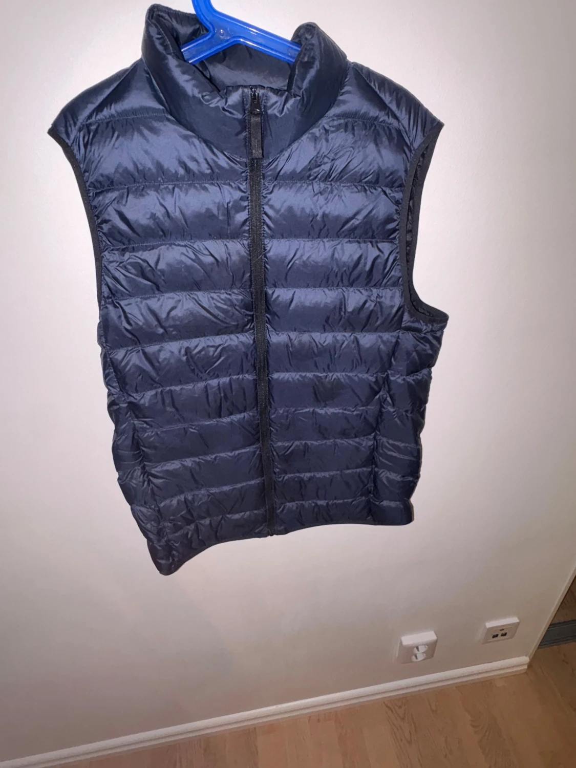 Mörkblå Väst från Uniqlo XS