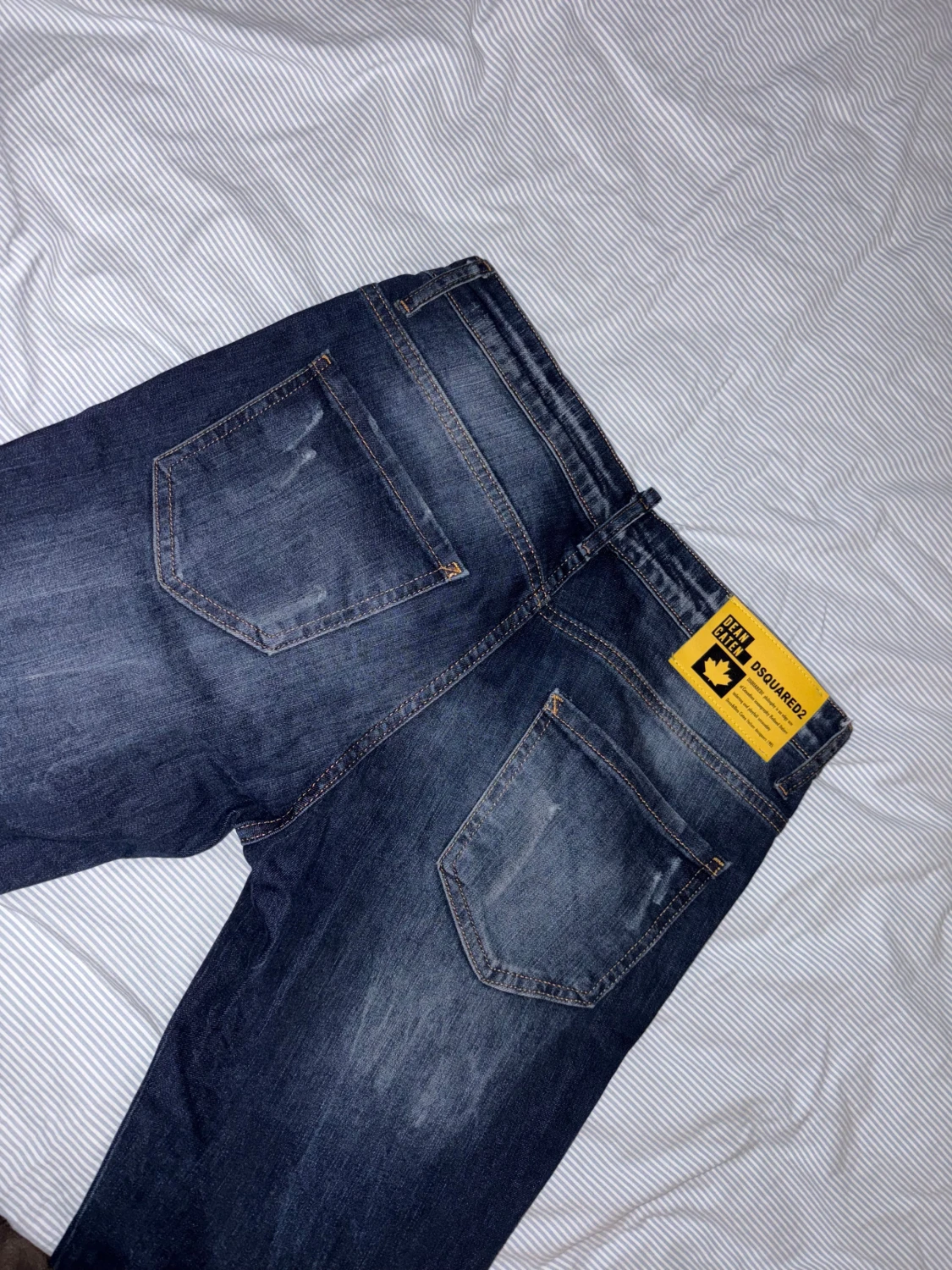 Mörkblå Dsquared2 jeans med slitningar - 3