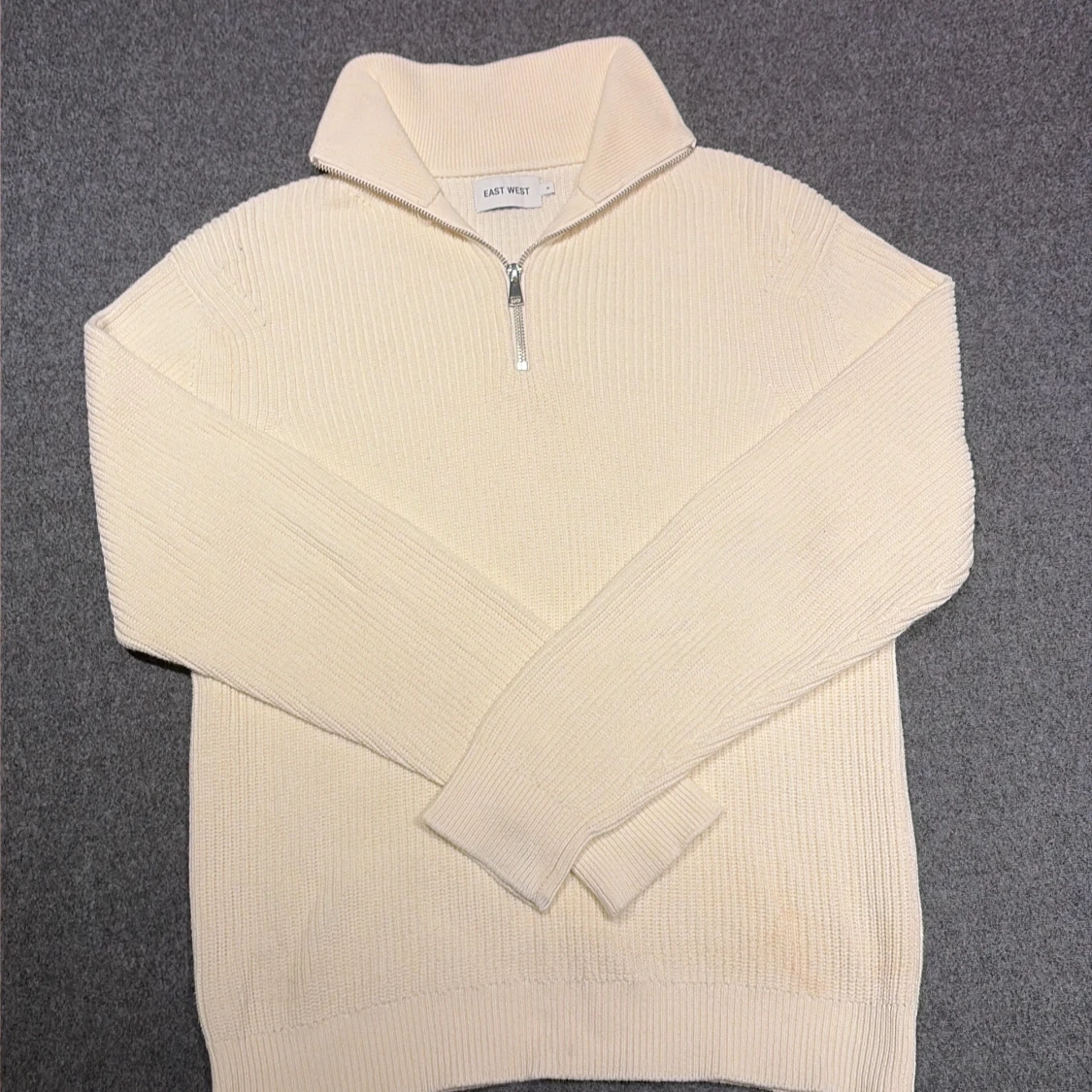 Vit stickad half zip-tröja East West