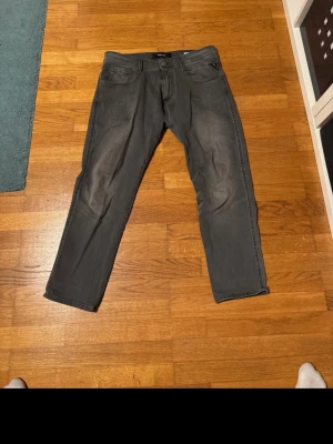 Replay jeans  - Säljer ett par feta Replay jeans.                Skriv vid frågor eller funderingar! 