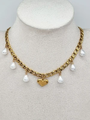 Stilfullt halsband med hjärta  - Material-rostfritt stål.  Kedjetjocklek-6mm #12