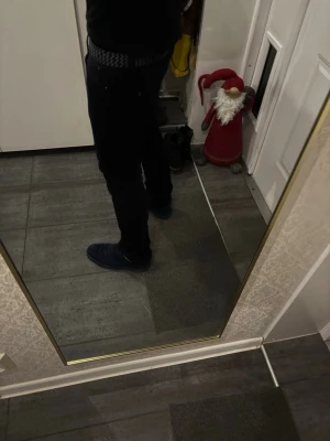 Replay Jeans - Säljer ett par svarta replay jeans! Väldigt bra skicka skriv vid intresse! 