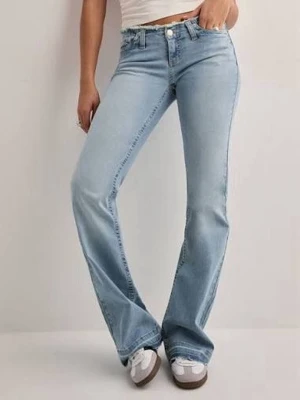 No waist jeans - Säljer ett par ljusblå bootcut jeans från Nelly i storlek 36. Använda men inga defekter.