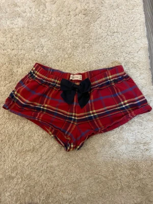 Abercrombie & Fitch Vintage Röda Mjukisshorts - I väldigt gott skick! Storlek 36/S ❤️