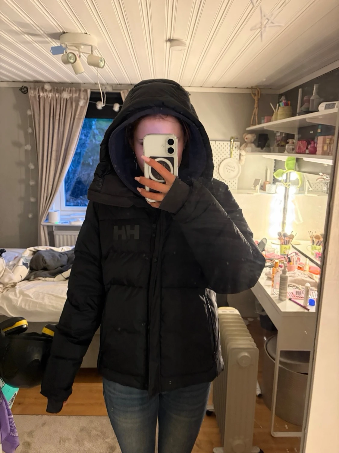 Svart pufferjacka från Helly Hansen - 2