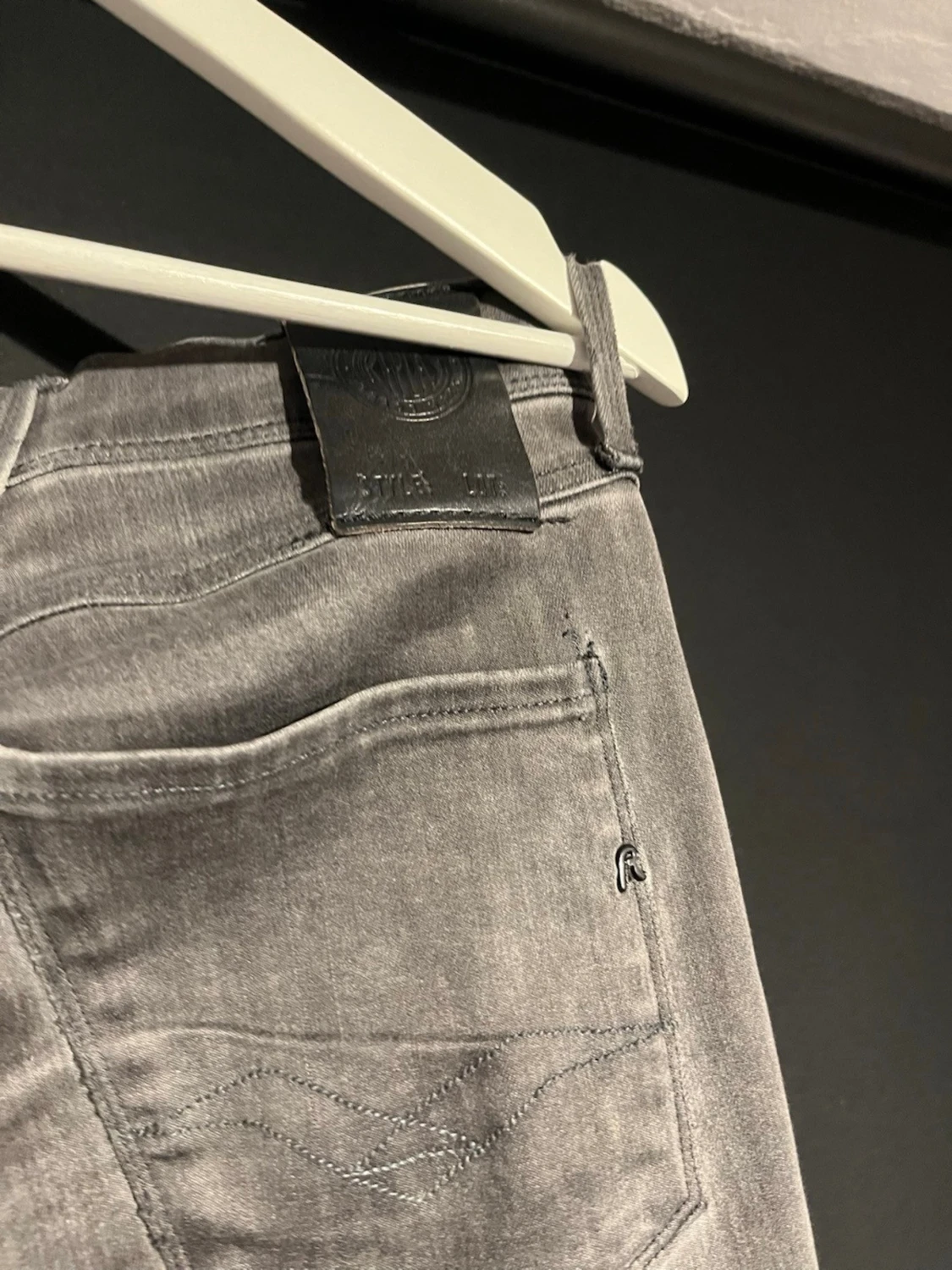 Replay grå jeans slim fit, storlek 29 - 2