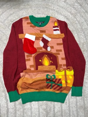 Jultröja  från H&M - Rolig jultröja från H&M 