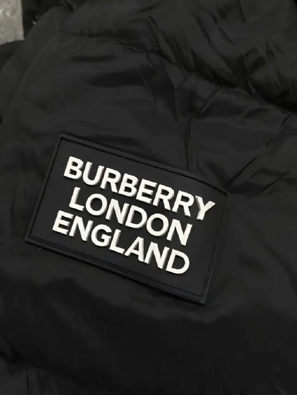 Svart pufferjacka från Burberry - 5