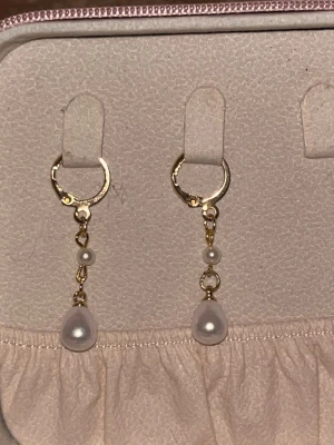 Örhängen  - Egengjorda. Rostfritt stål. 