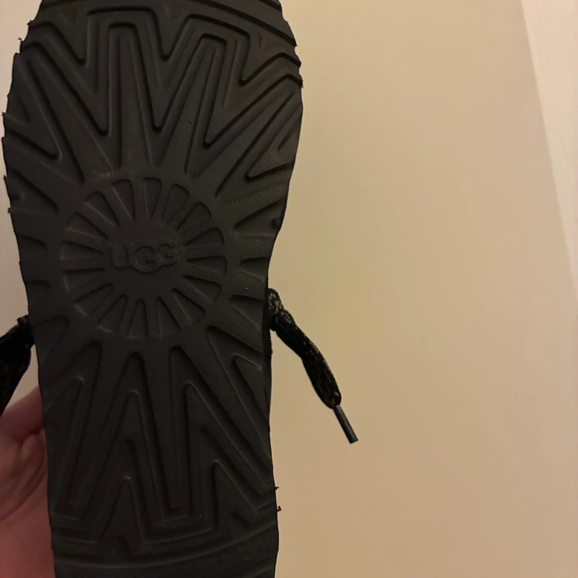 UGG Lowmel, svart sneakers - 2