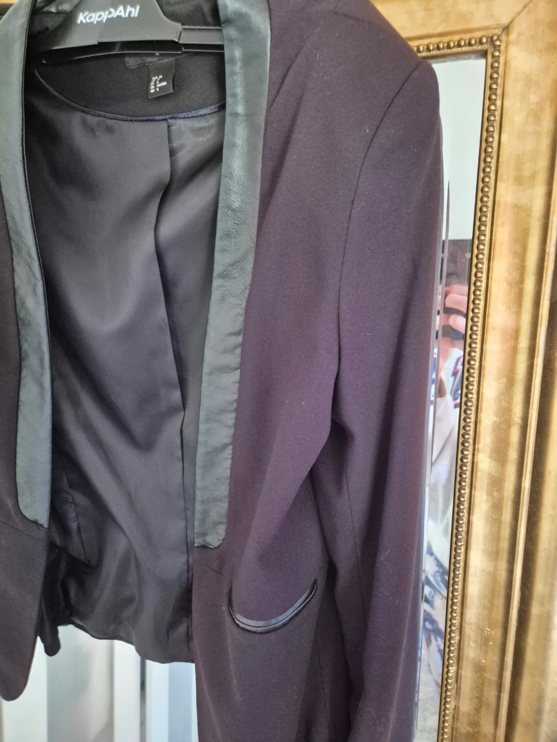 Svart kavaj med skinnkrage från HM - 1