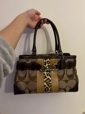 Vintage Coach Bag - Coach väska köpt utomlands i en vintage butik. Supersnygg!! 