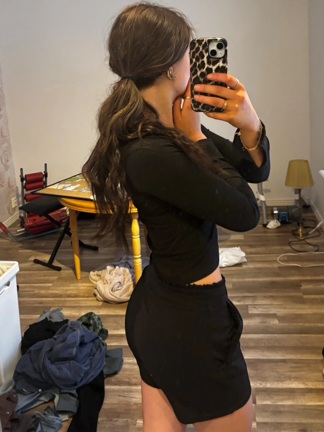 Svarta shorts med snörning - 1