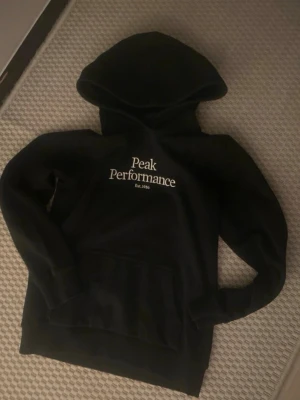 Barn hoodie  - Peak performance hoodie strl 150