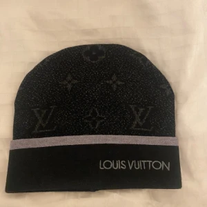 Säljer mössan  - Säljer min mössa aldrig använt den så helt ny