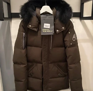 Moose knuckles jacka - Moose knuckles jacka i nyskick, den är knappt använd. Storlek S. Nypris 12000kr. Skriv vid frågor eller funderingar 