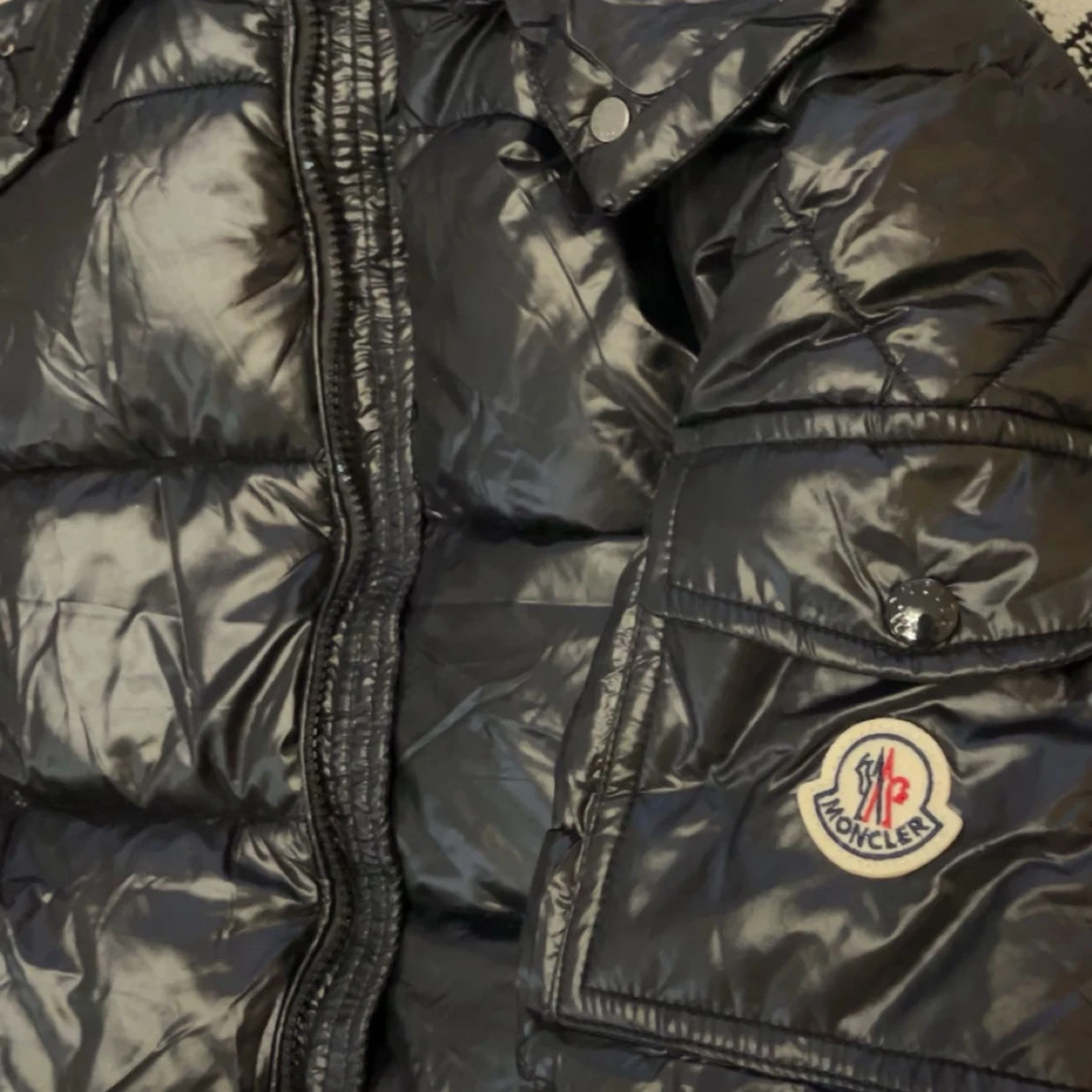 Svart Moncler pufferjacka med huva - 3