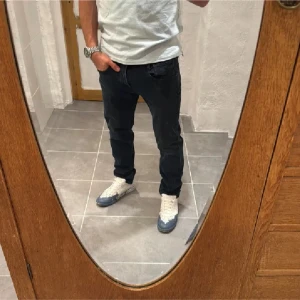 Replay jeans  - Ett par snygga byxor från Replay i storlek W31 L30 i modellen Anbbas 