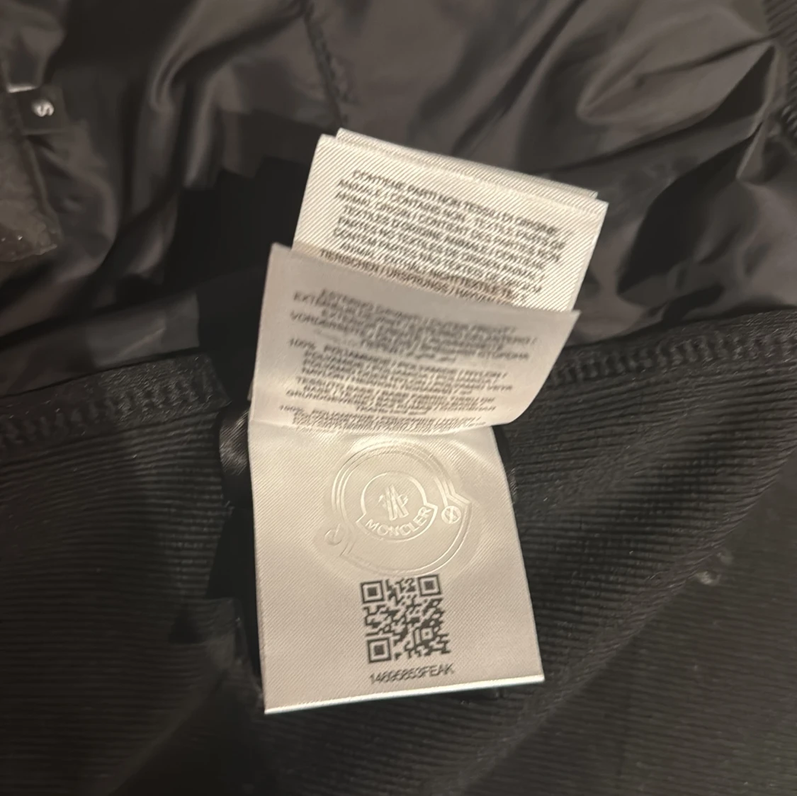 Svart pufferjacka från Moncler Grenoble - 3