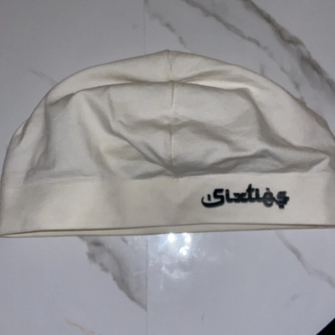 Vit mössa från Sixties - 2