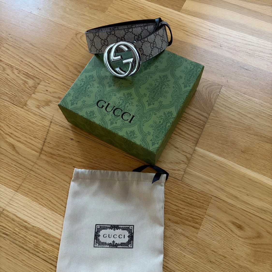 Beige GG bälte