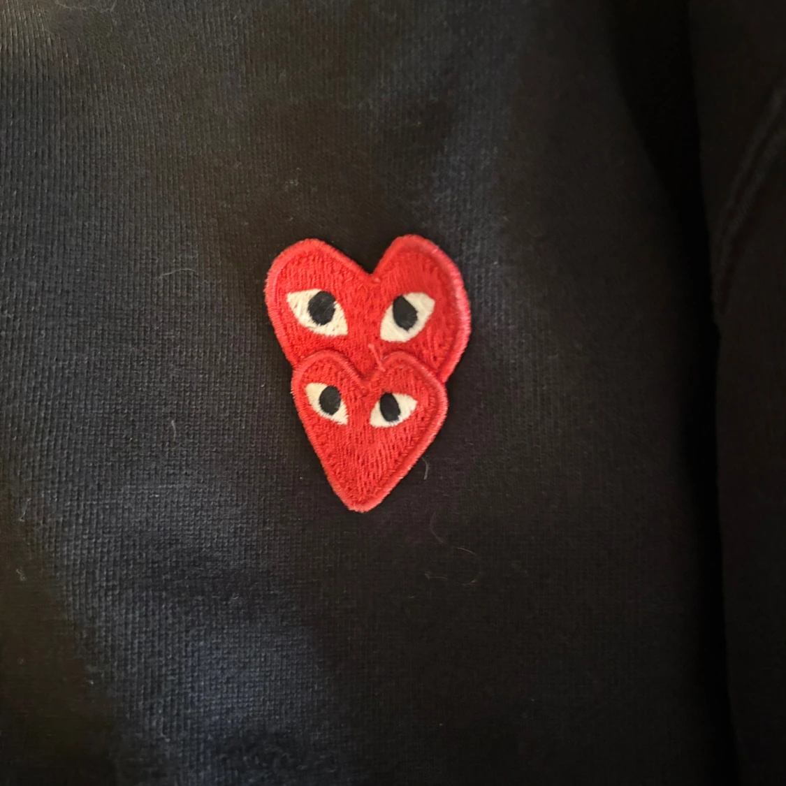 Svart hoodie från Comme des Garçons Play - 2