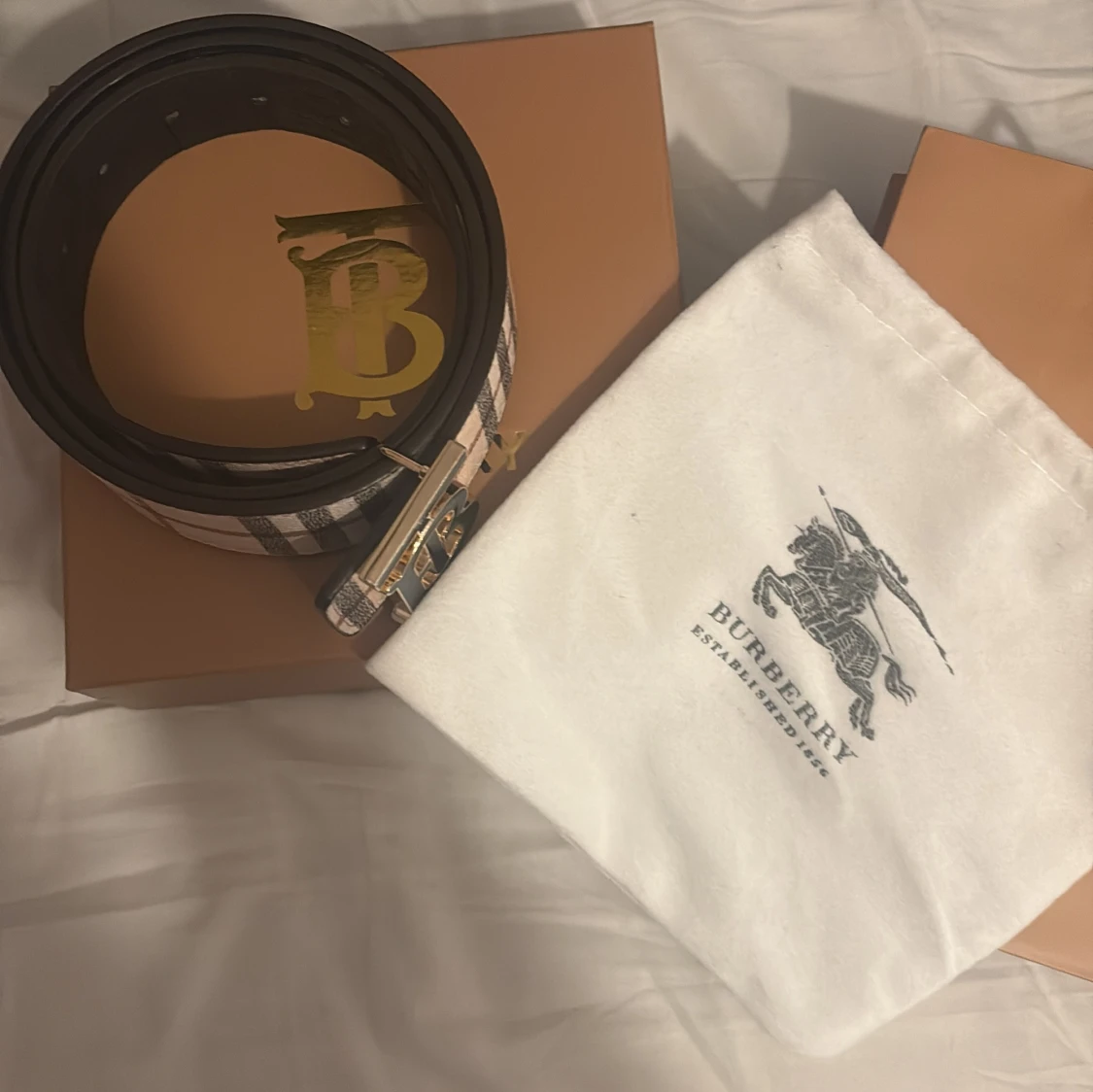 Burberry rutigt bälte med svartspänne - 2