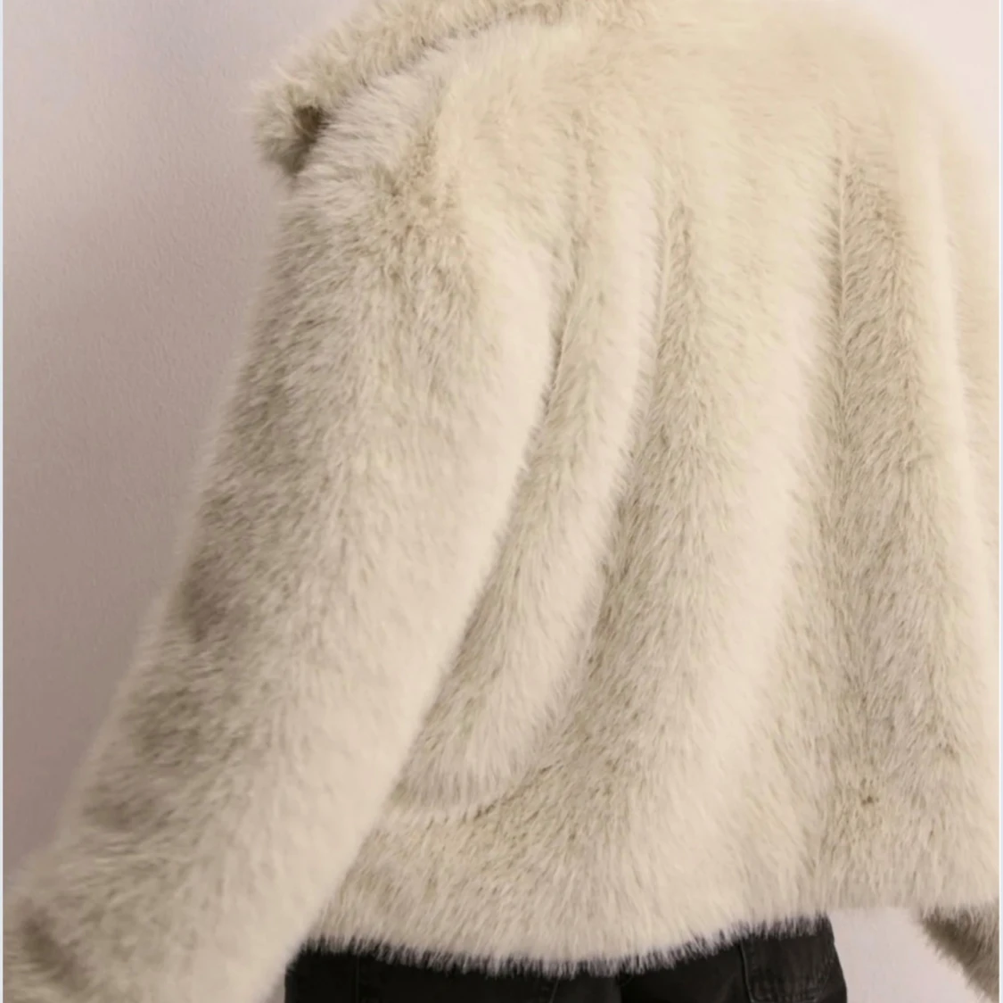 Ljus pälsjacka med krage - 2