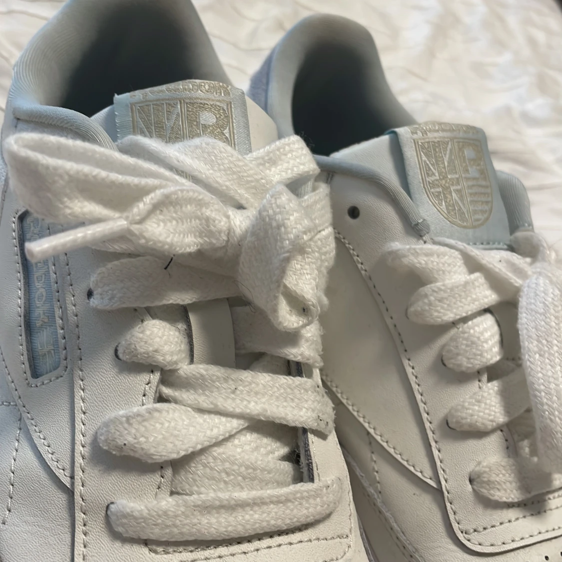 Vita Reebok sneakers med snörning - 1