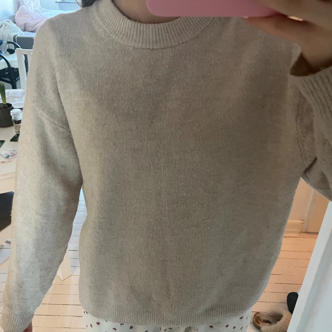 Beige stickad tröja från H&M storlek S