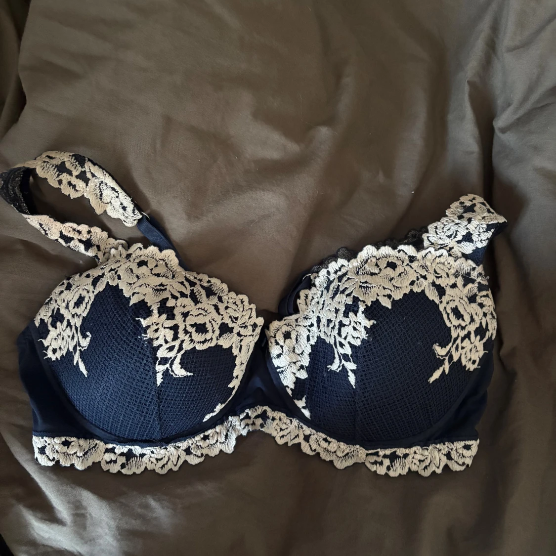 Mörkblå intimissimi bh - 2