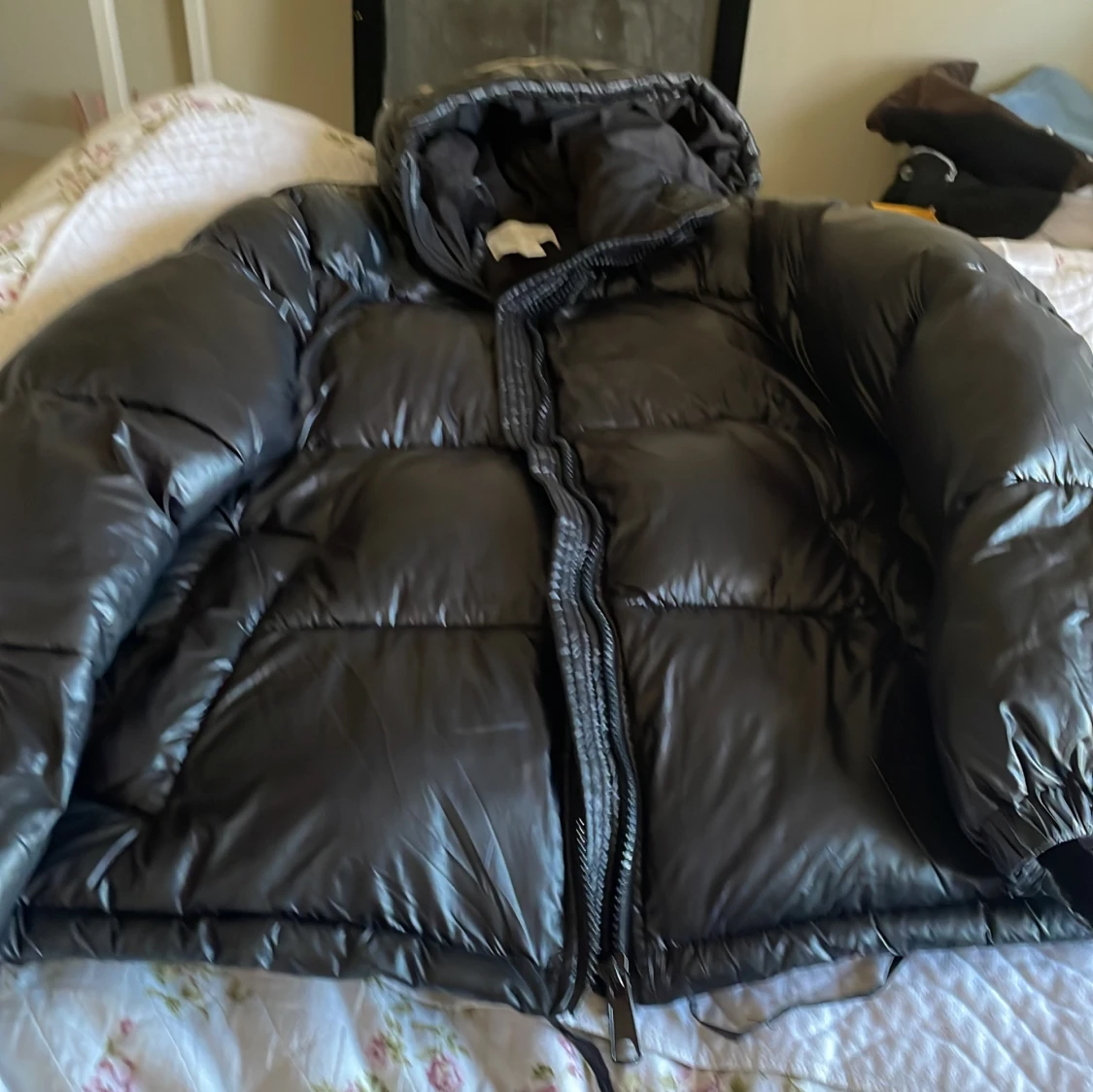 Svart pufferjacka från H&M, S