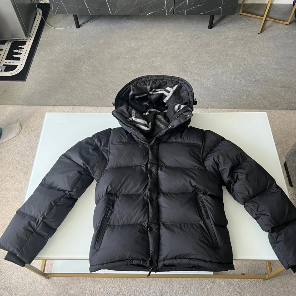 Brubbery jacka som blir till väst